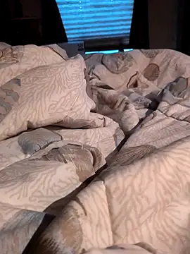 young18dick  online show from March 12, 2026, 2:07 am