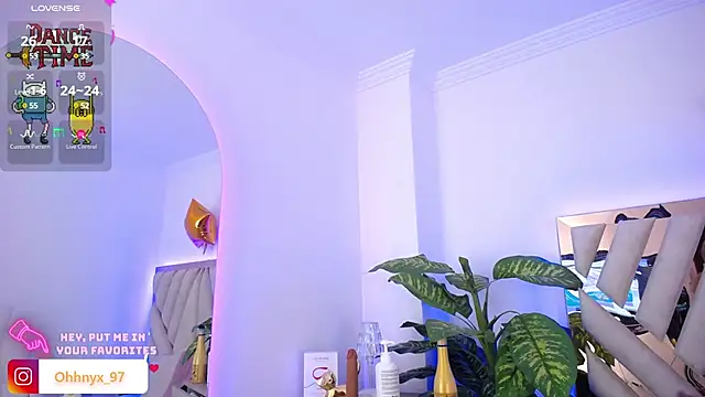 Snapshot of NyxAndria_1 chatting on January 28, 2025, 3:04 am NyxAndria 1 online show from January 28, 2025, 3:04 am