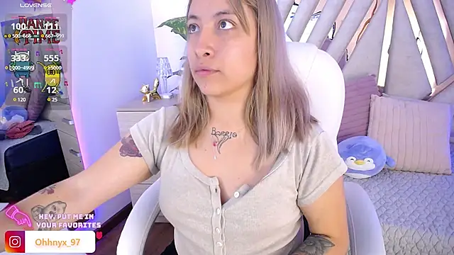 Snapshot of NyxAndria_1 chatting on January 28, 2025, 8:15 pm NyxAndria 1 online show from January 28, 2025, 8:15 pm