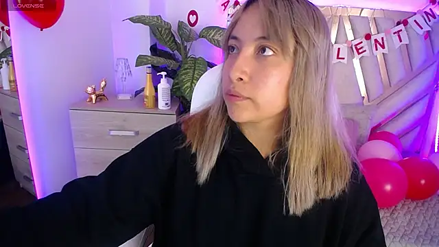 Snapshot of NyxAndria_1 chatting on February 10, 2025, 8:00 pm NyxAndria 1 online show from February 10, 2025, 8:00 pm