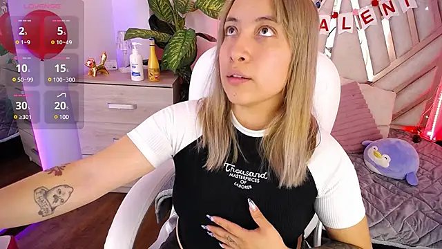 Snapshot of NyxAndria_1 chatting on February 13, 2025, 8:45 pm NyxAndria 1 online show from February 13, 2025, 8:45 pm