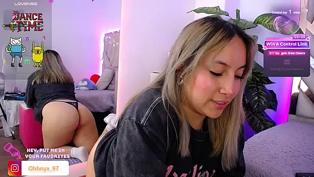 Snapshot of NyxAndria_1 chatting on March 9, 2025, 12:00 am NyxAndria 1 online show from March 9, 2025, 12:00 am