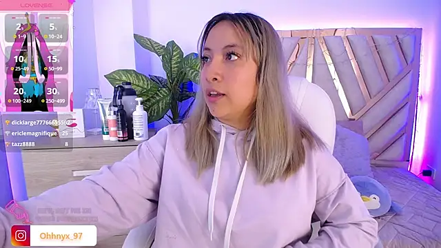 Snapshot of NyxAndria_1 chatting on March 19, 2025, 8:11 pm NyxAndria 1 online show from March 19, 2025, 8:11 pm