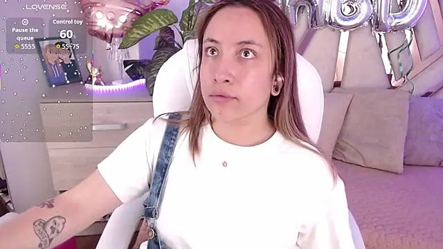 Snapshot of NyxAndria_1 chatting on October 4, 2025, 9:57 pm NyxAndria 1 online show from October 4, 2025, 9:57 pm