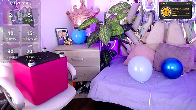 Snapshot of NyxAndria_1 chatting on October 9, 2025, 8:51 pm NyxAndria 1 online show from October 9, 2025, 8:51 pm