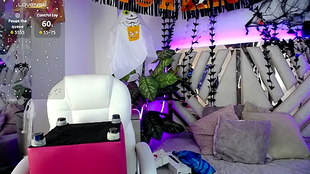 Snapshot of NyxAndria_1 chatting on October 18, 2025, 9:15 pm NyxAndria 1 online show from October 18, 2025, 9:15 pm