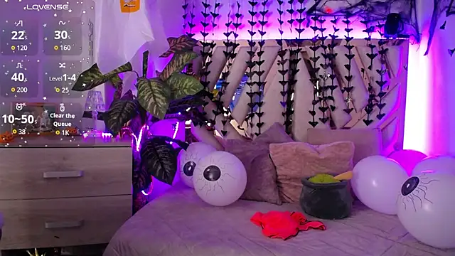 Snapshot of NyxAndria_1 chatting on October 19, 2025, 9:26 pm NyxAndria 1 online show from October 19, 2025, 9:26 pm