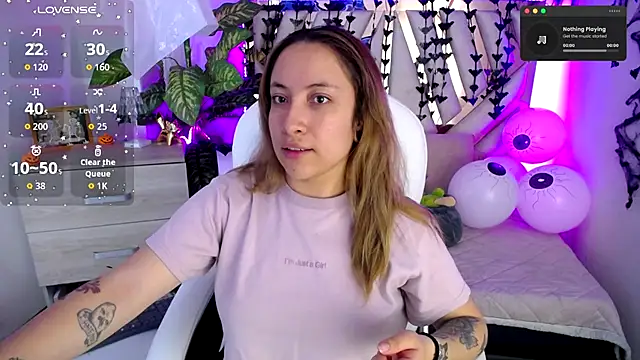 Snapshot of NyxAndria_1 chatting on October 22, 2025, 10:31 pm NyxAndria 1 online show from October 22, 2025, 10:31 pm