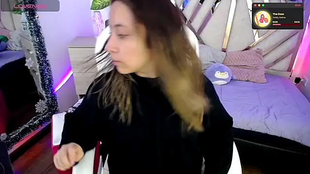 Snapshot of NyxAndria_1 chatting on November 18, 2025, 9:19 pm NyxAndria 1 online show from November 18, 2025, 9:19 pm