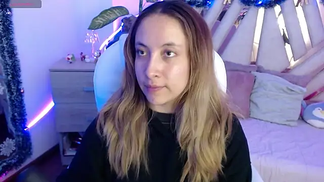 Snapshot of NyxAndria_1 chatting on December 4, 2025, 10:29 pm NyxAndria 1 online show from December 4, 2025, 10:29 pm