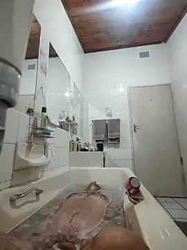 itsmeyes69 online show from January 25, 2025, 6:46 pm