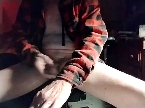 Snapshot of Aldick68 chatting on February 21, 2025, 12:17 pm Aldick68 online show from February 21, 2025, 12:17 pm