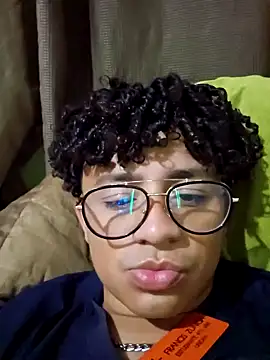 Snapshot of TwinklindoFJ chatting on January 24, 2025, 1:56 am TwinklindoFJ online show from January 24, 2025, 1:56 am