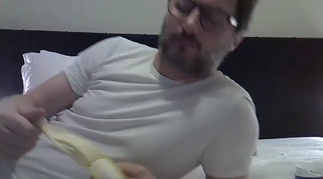 Snapshot of Cellino4 chatting on February 24, 2025, 8:14 pm Cellino4 online show from February 24, 2025, 8:14 pm