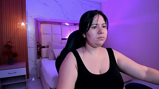 zoes milee online show from February 5, 2026, 11:37 am