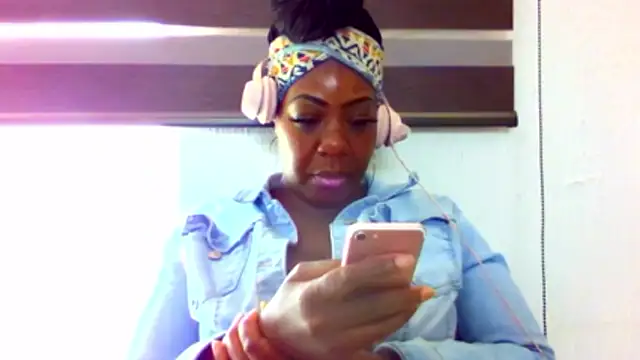 Snapshot of chocolatechipkukky85 chatting on April 22, 2026, 5:47 pm chocolatechipkukky85 online show from April 22, 2026, 5:47 pm