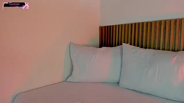 alliss ginger  online show from November 21, 2025, 7:12 pm