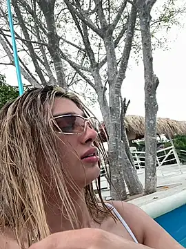 Queensara  online show from February 1, 2026, 4:38 pm