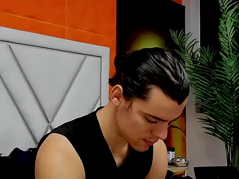 maxi styles online show from February 18, 2026, 12:12 pm