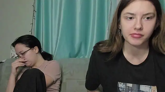 Snapshot of honey_love_honeyy chatting on January 13, 2025, 7:53 pm honey love honeyy online show from January 13, 2025, 7:53 pm