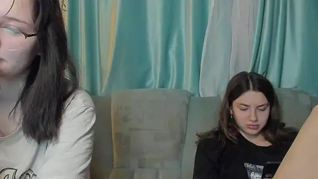 Snapshot of honey_love_honeyy chatting on January 15, 2025, 8:58 pm honey love honeyy online show from January 15, 2025, 8:58 pm