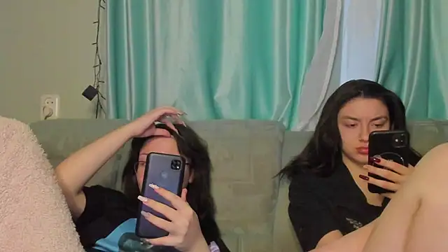 Snapshot of honey_love_honeyy chatting on January 24, 2025, 1:36 pm honey love honeyy online show from January 24, 2025, 1:36 pm