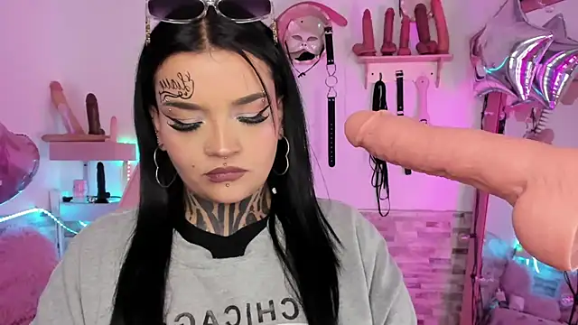 amyswallow7 online show from November 16, 2025, 1:33 am