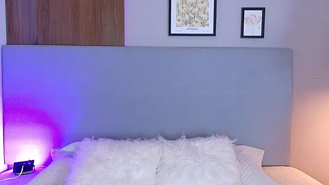 Snapshot of AlynAllen chatting on January 5, 2026, 6:55 pm AlynAllen online show from January 5, 2026, 6:55 pm