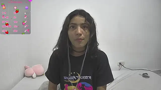 Lovelyamyy online show from January 14, 2025, 3:43 am