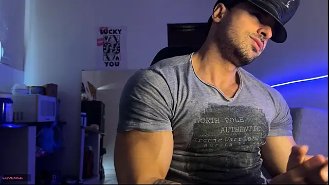 Snapshot of Lucasfit24 chatting on June 4, 2026, 2:45 pm Lucasfit24 online show from June 4, 2026, 2:45 pm