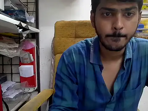 cute modell online show from November 3, 2025, 12:39 pm