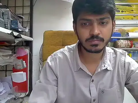 cute modell online show from November 17, 2025, 7:58 am