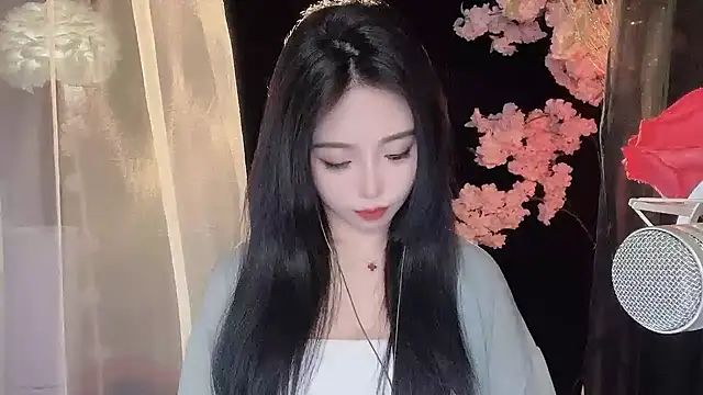 ying-love520 online show from February 7, 2025, 2:26 pm