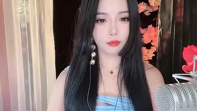 ying-love520 online show from March 12, 2025, 8:19 am