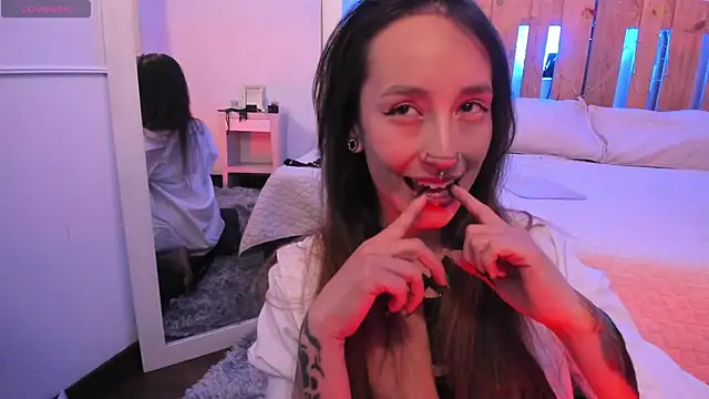 coral jonesss online show from September 29, 2025, 2:44 pm