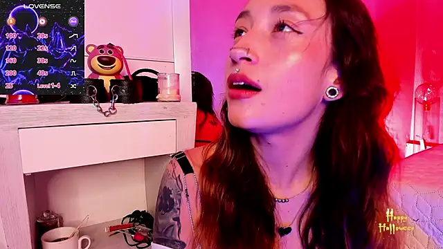 coral jonesss online show from October 13, 2025, 2:06 pm