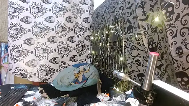 kattislut77 online show from October 28, 2025, 8:00 pm