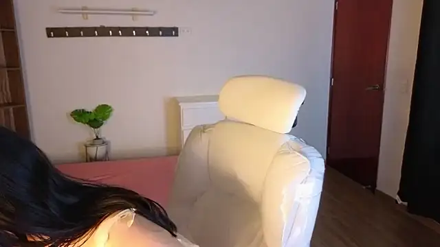 Renaxi Smith online show from March 14, 2026, 7:52 pm