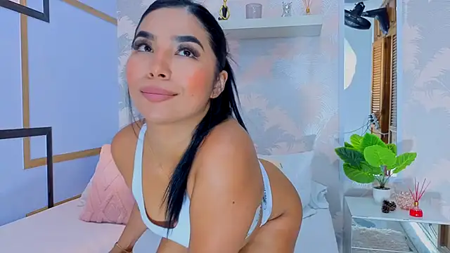 CharlotteGraay online show from January 13, 2026, 7:52 pm