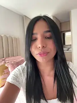 CharlotteGraay online show from April 12, 2026, 9:20 pm