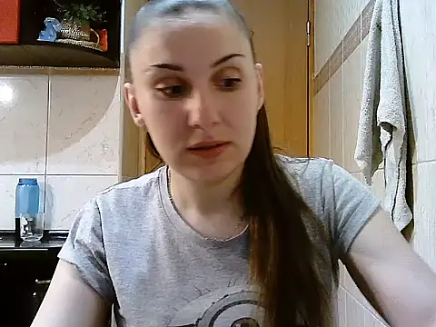 Yuliia30 online show from June 4, 2026, 4:57 pm