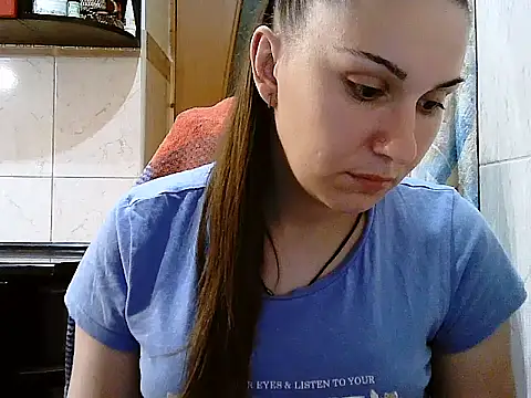 Yuliia30 online show from July 17, 2026, 4:45 pm