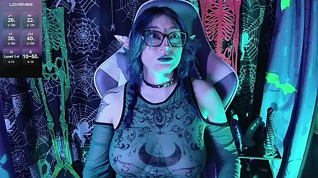 Kimlennox  online show from January 6, 2026, 1:15 pm