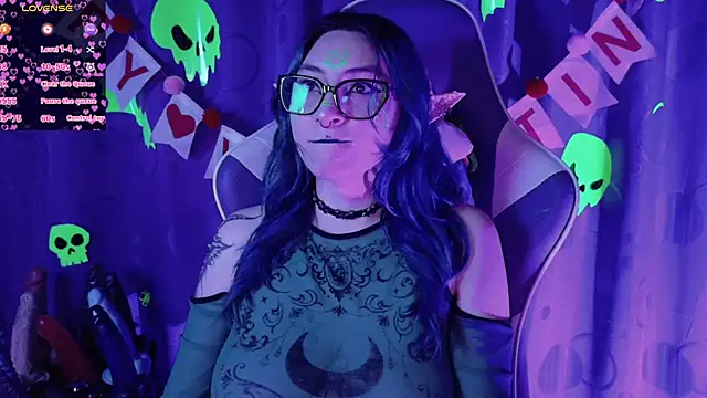 Kimlennox  online show from February 24, 2026, 1:42 pm