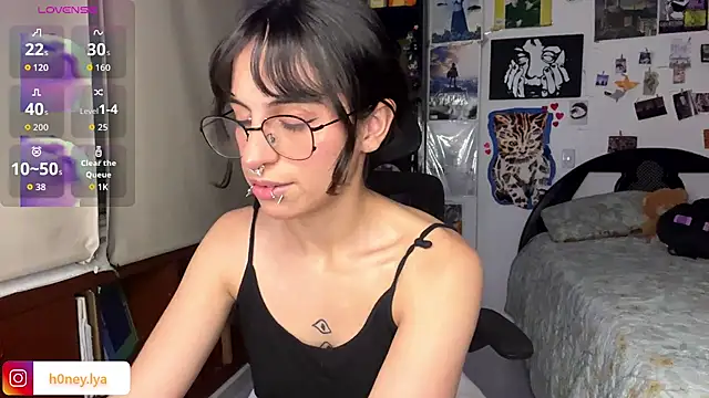 B0nnie H0ney online show from June 27, 2026, 1:54 am