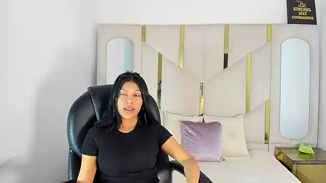 Salmaportman69 online show from February 7, 2026, 2:21 pm