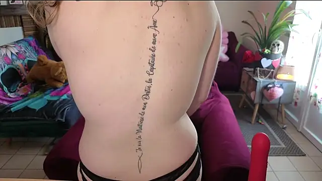 Miss luxiole online show from April 12, 2026, 7:02 am