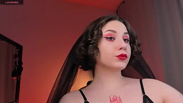 Eva Moss  online show from February 18, 2025, 8:47 pm