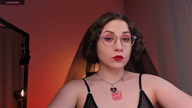 Eva Moss  online show from February 19, 2025, 12:35 am