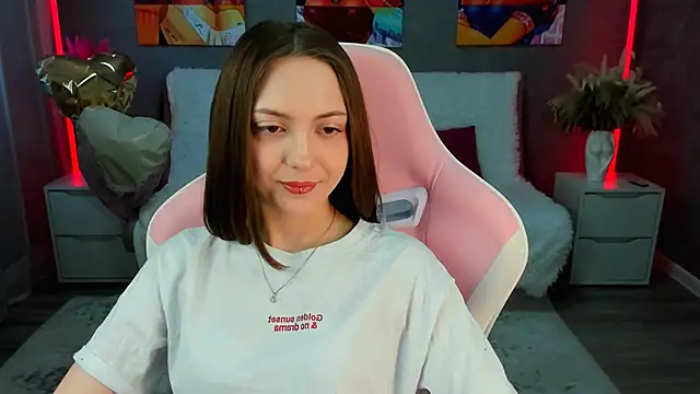 JesssWalker online show from April 19, 2026, 9:08 am